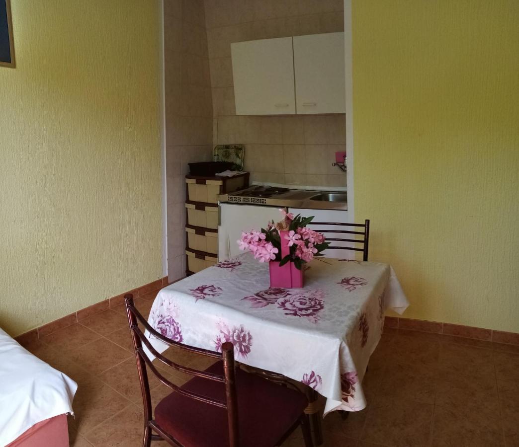 Guesthouse Lautasevic Petrovac Exterior photo