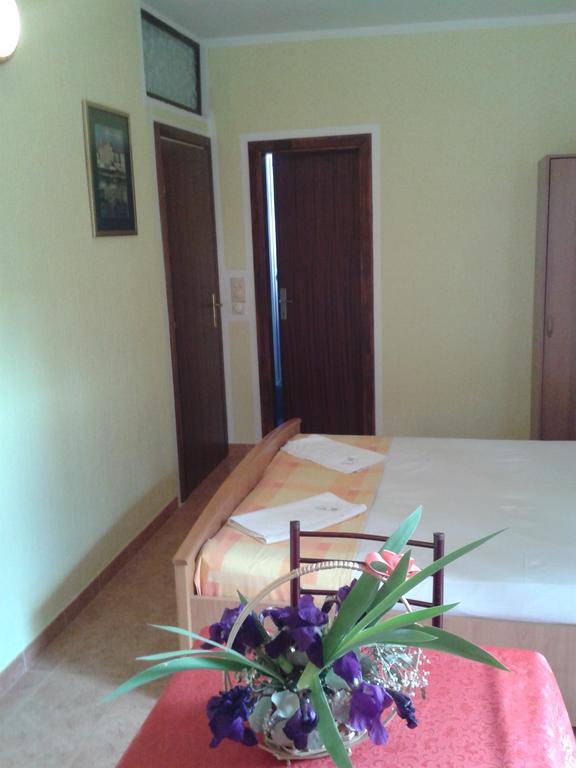 Guesthouse Lautasevic Petrovac Exterior photo