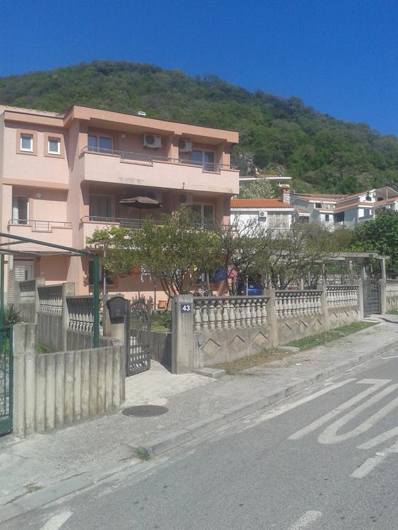 Guesthouse Lautasevic Petrovac Exterior photo