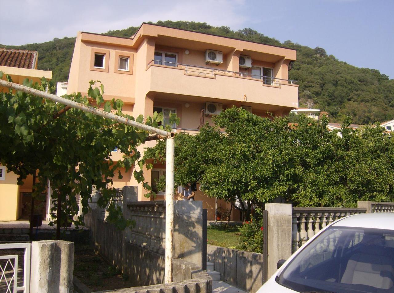 Guesthouse Lautasevic Petrovac Exterior photo